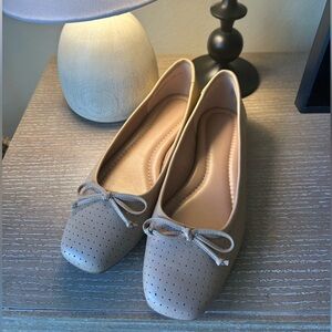 NEW- NORDSTROM tan leather flats